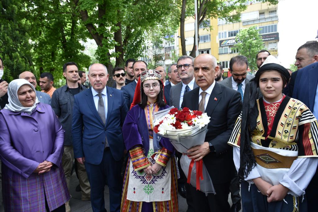 Tarım Bakanı Kirişci bu Aziz Millet Hizmetin En İyisini Hak Ediyor