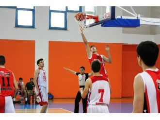 Gençler Basketbol Şampiyonasında Çeyrek Final Sona Erdi