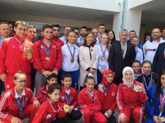 Balkan Wushu Federasyonundan Bakan İslam’a Plaket