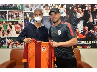 Galatasaraylı Genç Taraftarın Hayali Gerçek Oldu