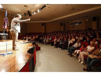 İzmir’de Nazım Hikmet Unutulmadı