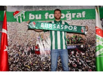 Bursaspor Berısha İle Sözleşme İmzaladı