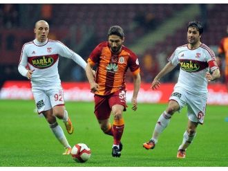 Galatasaray Sabri Sarıoğlu İle Anlaştı