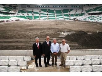 Timsah Arena’da Sıra Çimlere Geldi