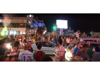 İzmir’de Karşıyaka’nın Şampiyonluğu Büyük Coşkuya Sahne Oldu