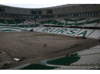 Timsah Arena’da Çim Serme İşlemine Başlandı