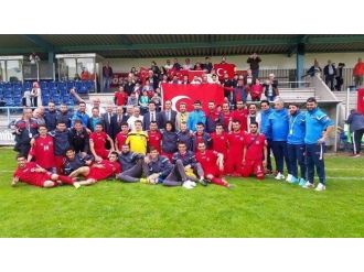 Bakan Çağatay Kılıç, İşitme Engelliler Milli Futbol Takımı’nı Tebrik Etti