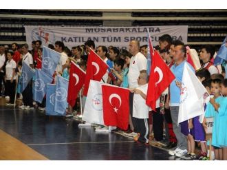 İzmir İl Spor Merkezleri Açıldı