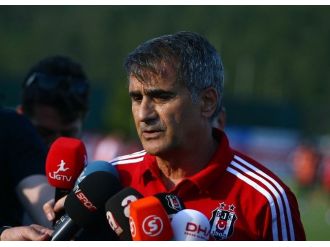 Şenol Güneş: Demba Ba’nın Pozisyonuna Oyuncu Bakabiliriz