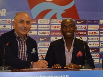 Trabzonspor M’bia 3 Yıllık Sözleşme İmzaladı