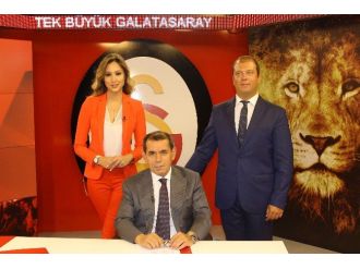 Dursun Özbek’ten Taraftara Transfer Müjdesi