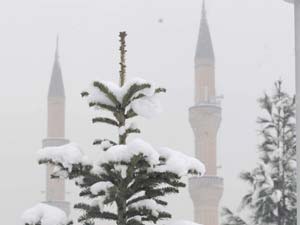 33 Köyün Yolu Ulaşıma Kapandı