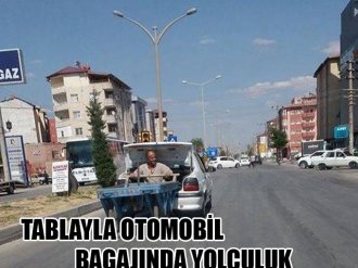 Tablayla Otomobil Bagajında Yolculuk