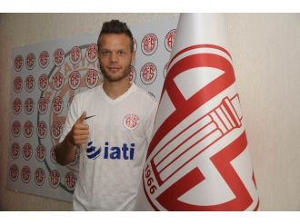 Antalyaspor’da Sloven Lazarevıc İmzaladı