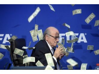 Sepp Blatter’e Dolarlı Protesto