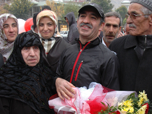 Şahin, Afşin Eshab-ı Kehften, Darende Somuncu Babaya Koşacak