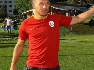 Podolski De Basına Çattı