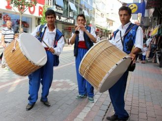 Domaniç’teki Tarihi Güreşlere Davullarla Davet