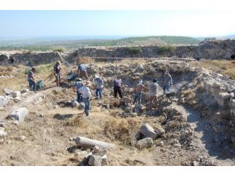 Silifke Kalesinde Kazı Ve Restorasyon Çalışması Başladı