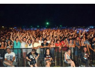 Zeytinli Rock Festivali Başladı