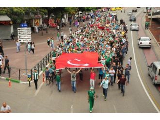 Bursaspor Taraftarı Terörü Lanetlemek İçin Yürüdü