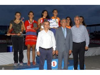 Ödüllü Plaj Voleybolu Turnuvası Sona Erdi