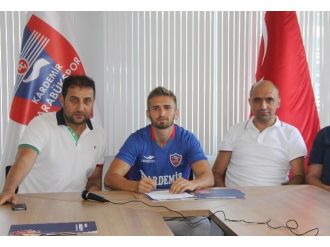 Karabükspor’da Çifte İmza