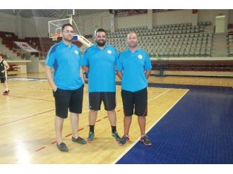 Yalova Belediyespor Parkeye İndi