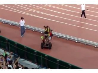 Kameraman Usain Bolt’u Böyle Düşürdü