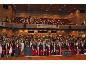 Nişantaşı Üniversitesi’nde Mezuniyet Coşkusu