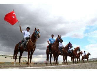 Atlı Cirit Türkiye Şampiyonası Çeyrek Final Maçları Erzurum’da Başladı