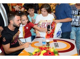 Emre Çolak Ve Lıonel Carole Taraftarlarla Buluştu