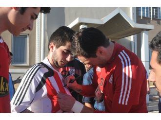 Sivasspor Taraftarlarından Futbolculara Yoğun İlgi