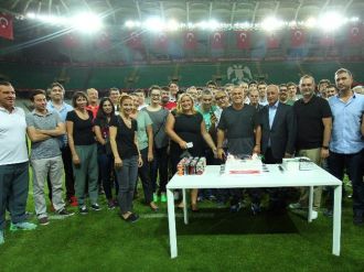 Fatih Terim’e Sürpriz Doğum Günü Kutlaması