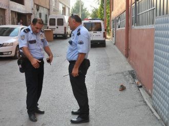 (Özel Haber) Polisten Kaçan Hırsız Kül Kedisi Gibi Geride Ayakkabılarını Bıraktı