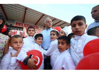 Bayraklı Belediyesi’nden Coşkulu Sünnet