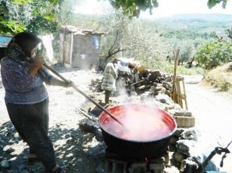 Köylerde Salça Zamanı