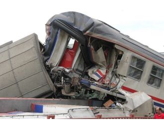 Elazığ’da Yük Treni İle Yolcu Treni Çarpıştı: 1 Yaralı