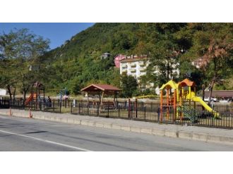 İnebolu’da Çocuklara Yeni Parklar Yapıldı