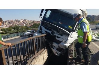 Başkent’te Trafik Kazası: Biri Ağır İki Yaralı