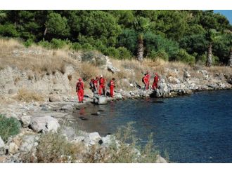 Arama Yaparken 11 Kaçak Göçmen Buldular