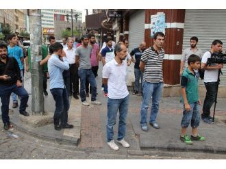 Sokağa Çıkma Yasağını Polis Zırhlı Araçla Duyurdu