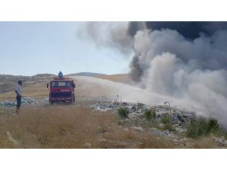 Çiçekdağı İlçe Belediyesi Çöplüğünde Yangın Çıktı