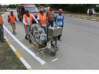 Akçakoca Belediyesinden Yol Çizgi Çalışması