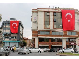 Tekirdağ Kırmızı Beyaza Büründü