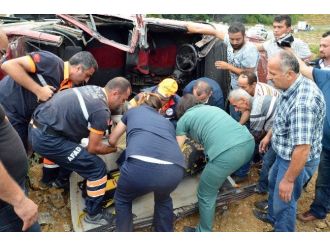 Takla Atan Otomobilde Can Pazarı: 1’i Ağır 3 Yaralı