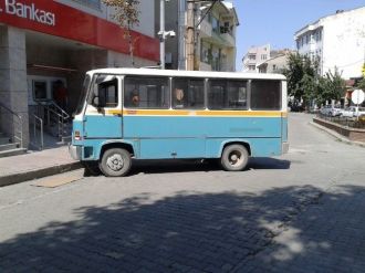 Trafikte Arızalanan Minibüs Tehlike Saçtı