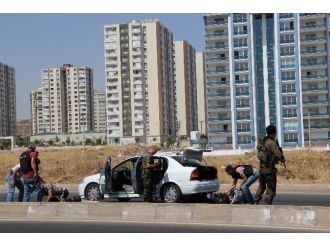 Diyarbakır’da Bombalı Araç İhbarı Polisi Alarma Geçirdi