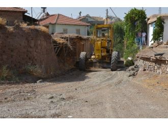 Erenli Mahallesi’nin Yolları Yapılıyor