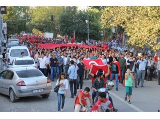 Iğdır’da Teröre Tepki Ve Şehitlere Saygı Yürüyüşü